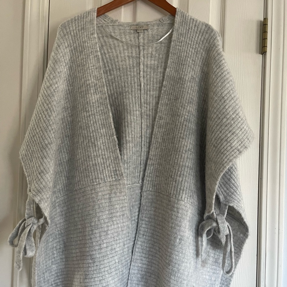 LOFT Light Gray Ribbed Open-Front Sweater Poncho with Tie Sleeves